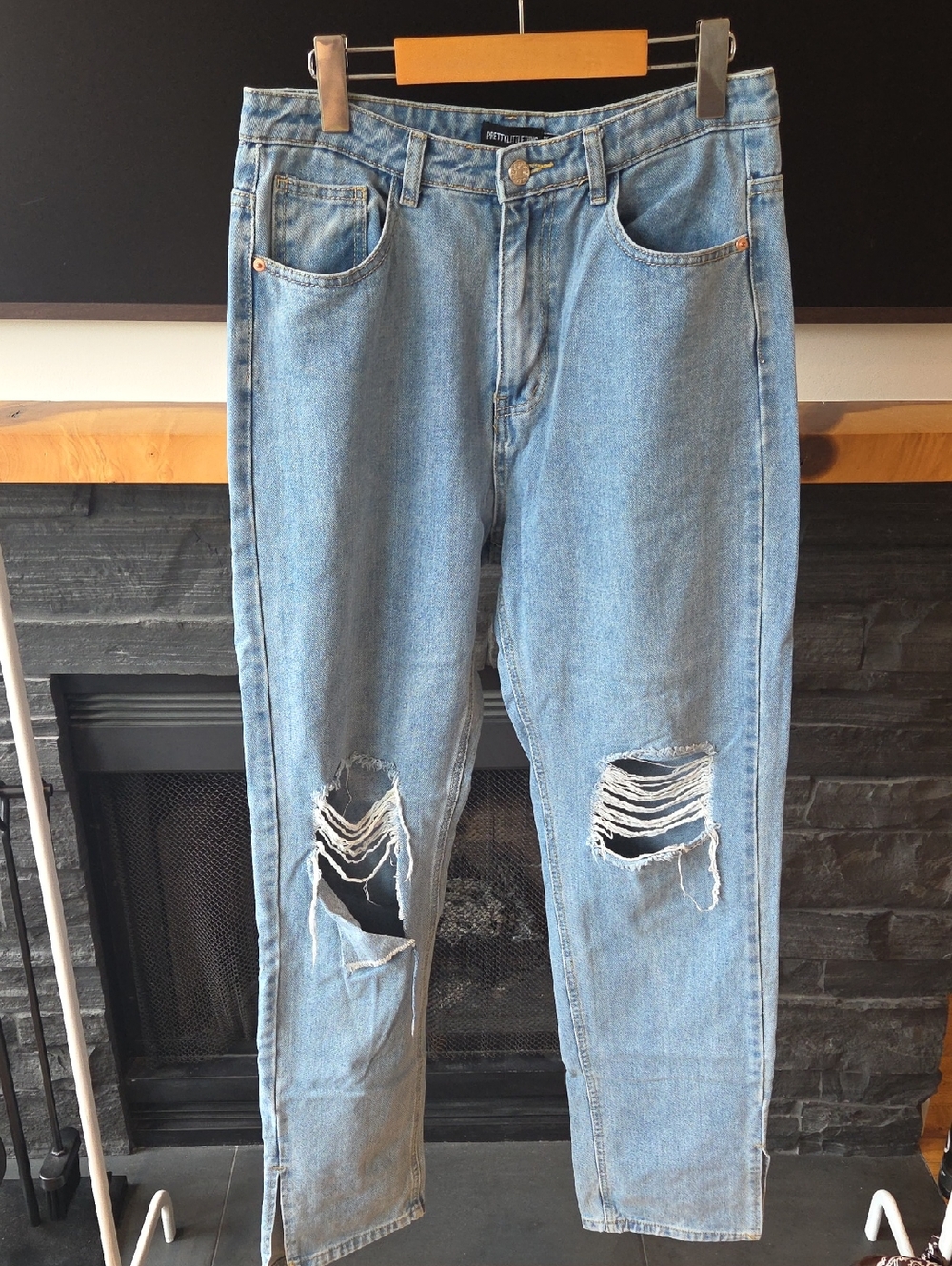 PrettyLittleThing Ripped Jeans - Picture 1 of 10